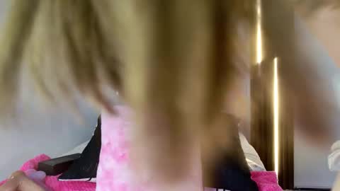 Snapshot of mia__099 chatting on November 2025 07:57:01 PM Mia Blonde online show from November 2025 07:57:01 PM