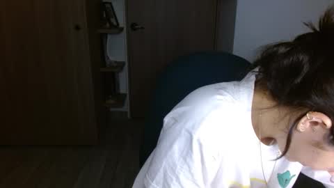 Mia online show from February 2026 03:57:02 AM