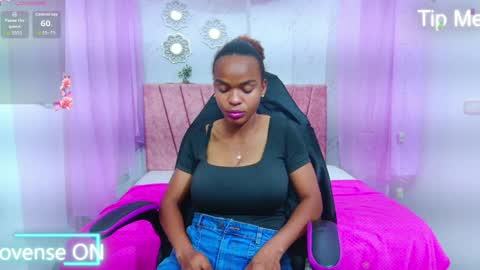 Snapshot of mia__thomson_ chatting on April 2026 02:42:01 AM MIA online show from April 2026 02:42:01 AM