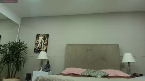 Mia Zoe online show from May 2026 03:12:01 AM