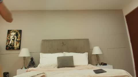Mia Zoe online show from May 2026 03:25:01 AM