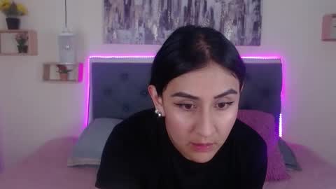 M I A  A Y R A online show from November 2025 05:46:02 PM