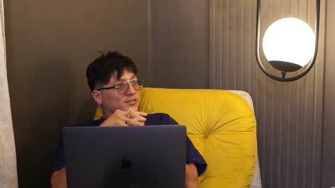 Snapshot of mia_belmont chatting on March 2026 07:13:02 PM Belmont and Mia online show from March 2026 07:13:02 PM