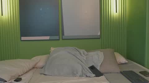 Snapshot of mia_belmont chatting on April 2026 06:45:01 PM Belmont and Mia online show from April 2026 06:45:01 PM