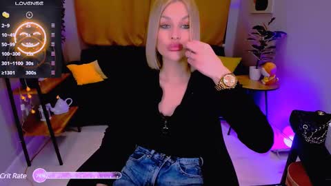 Mia online show from January 2025 12:24:01 PM