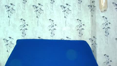 Mia  online show from February 2025 06:17:01 PM