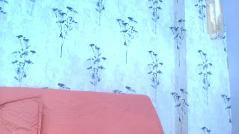 Mia  online show from February 2025 06:12:01 PM