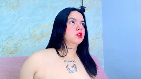 Mia  online show from October 2025 12:06:01 PM