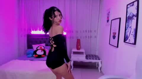 Snapshot of mia_clay1 chatting on November 2025 09:39:01 PM Mia online show from November 2025 09:39:01 PM