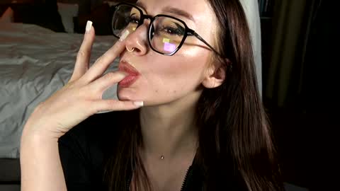 Snapshot of mia_cloudy chatting on January 2025 02:07:01 PM Mia and friends online show from January 2025 02:07:01 PM