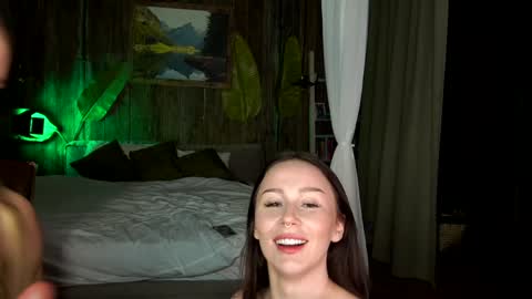 Snapshot of mia_cloudy chatting on January 2025 01:52:01 PM Mia and friends online show from January 2025 01:52:01 PM