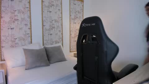 Snapshot of mia_collins96 chatting on December 2025 02:41:01 AM M I A online show from December 2025 02:41:01 AM