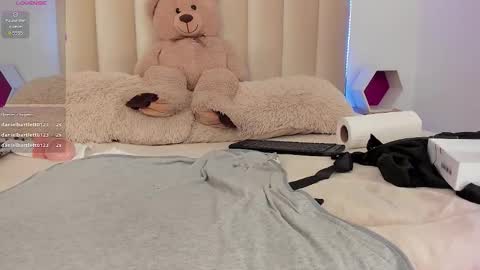 mia_corner online show from January 2026 10:13:01 PM