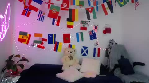 Snapshot of mia_cute_girl chatting on June 2026 12:25:01 PM mia_cute_girl online show from June 2026 12:25:01 PM
