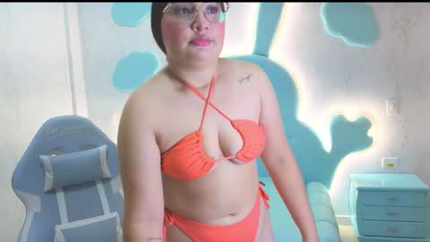 Mia Cuttee online show from October 2025 03:06:02 AM