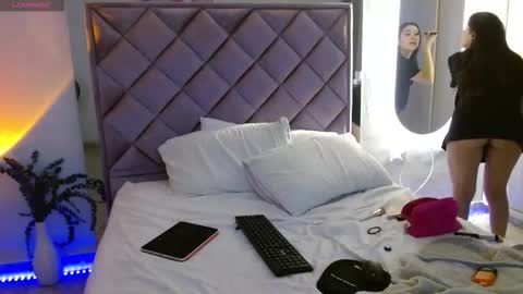 Snapshot of mia_dark1 chatting on January 2026 08:18:02 PM Mia Dark online show from January 2026 08:18:02 PM