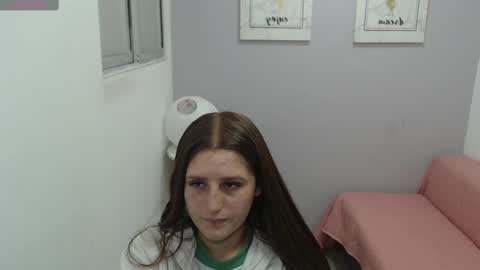 Mia online show from February 2025 12:58:02 PM