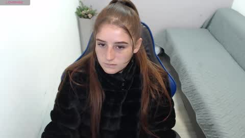 Mia online show from December 2025 02:10:02 PM