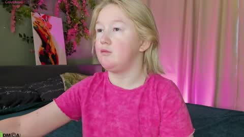 Snapshot of mia_ferd chatting on March 2026 03:00:01 AM Mia online show from March 2026 03:00:01 AM