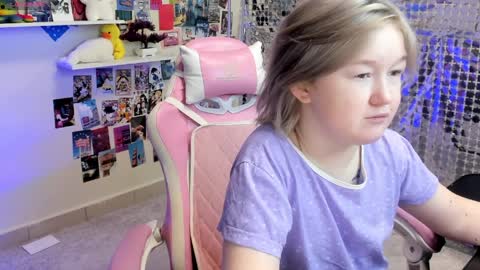 Snapshot of mia_ferd chatting on April 2026 03:04:02 AM Mia online show from April 2026 03:04:02 AM