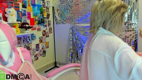 Snapshot of mia_ferd chatting on April 2026 03:04:02 AM Mia online show from April 2026 03:04:02 AM