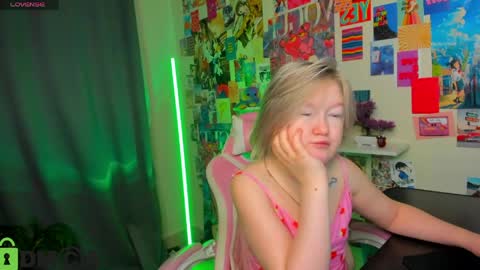 Snapshot of mia_ferd chatting on April 2026 02:36:02 AM Mia online show from April 2026 02:36:02 AM