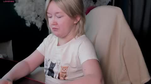 Snapshot of mia_ferd chatting on April 2026 02:31:01 AM Mia online show from April 2026 02:31:01 AM