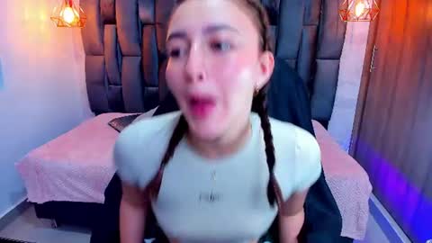 mia_ferrer18 online show from June 2026 02:52:01 PM