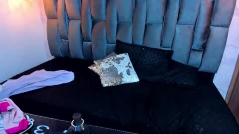 mia_ferrer18 online show from July 2026 07:39:01 PM