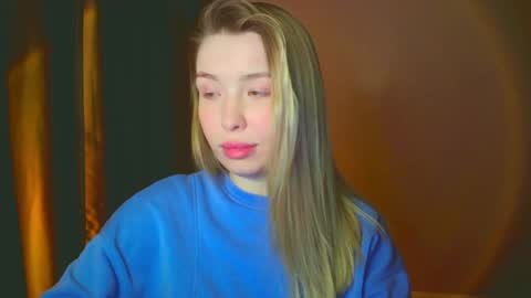 Mia online show from December 2024 09:11:01 PM