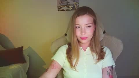 Snapshot of mia_fleur_ chatting on July 2026 09:31:02 PM Mia online show from July 2026 09:31:02 PM