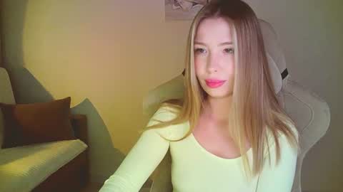 Snapshot of mia_fleur_ chatting on July 2026 10:45:01 PM Mia online show from July 2026 10:45:01 PM