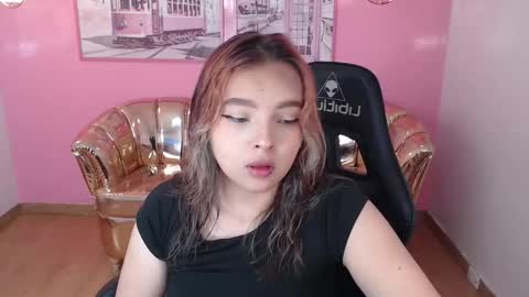 Snapshot of mia_foster_t chatting on October 2025 12:35:02 PM Mia online show from October 2025 12:35:02 PM