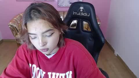 Snapshot of mia_foster_t chatting on October 2025 12:52:02 PM Mia online show from October 2025 12:52:02 PM