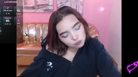 Snapshot of mia_foster_t chatting on November 2025 01:00:02 PM Mia online show from November 2025 01:00:02 PM