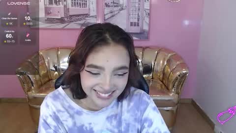 Snapshot of mia_foster_t chatting on November 2025 01:33:02 PM Mia online show from November 2025 01:33:02 PM