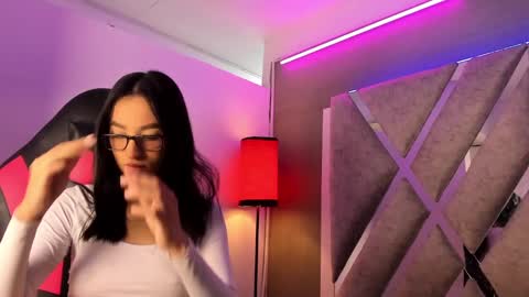 MIA online show from November 2025 01:00:02 PM