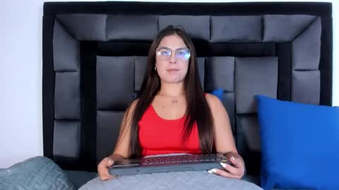 Snapshot of mia_fox3 chatting on September 2025 12:18:01 PM mia fox online show from September 2025 12:18:01 PM