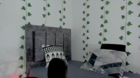 Snapshot of mia_garcia2 chatting on April 2026 10:00:02 PM MIA online show from April 2026 10:00:02 PM