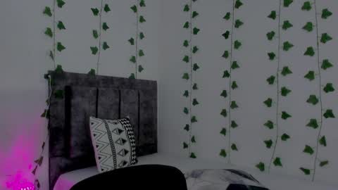 Snapshot of mia_garcia2 chatting on May 2026 10:25:02 PM MIA online show from May 2026 10:25:02 PM