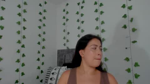 Snapshot of mia_garcia2 chatting on May 2026 10:04:01 PM MIA online show from May 2026 10:04:01 PM