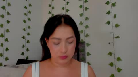 Snapshot of mia_garcia2 chatting on May 2026 10:06:01 PM MIA online show from May 2026 10:06:01 PM