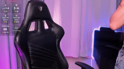 Mia online show from January 2025 12:42:02 PM