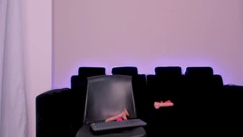 Mia online show from January 2025 01:54:01 AM