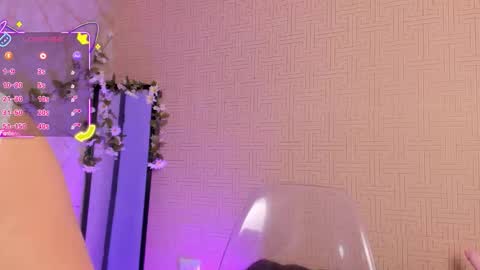 Mia online show from September 2025 11:13:02 AM