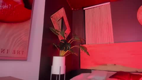 Val  online show from November 2025 11:43:02 AM