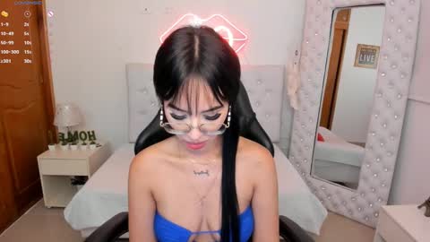 Snapshot of mia_jonnees chatting on January 2025 03:42:01 PM online show from January 2025 03:42:01 PM