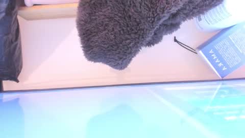    online show from November 2025 12:08:02 PM