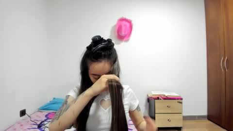 Snapshot of mia_kanee chatting on December 2024 01:13:01 AM mia kaneee online show from December 2024 01:13:01 AM