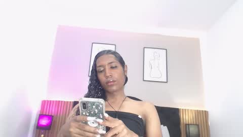 Mia online show from February 2026 06:08:01 PM